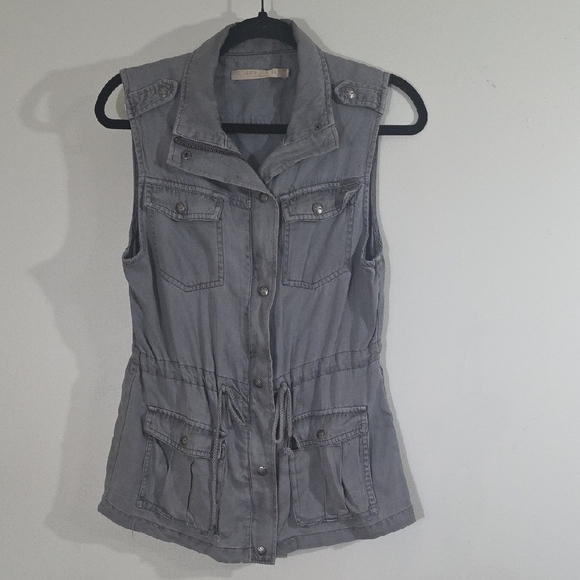 Max Jeans Gray Utility Vest with Epaulette Details - Picture 1 of 6